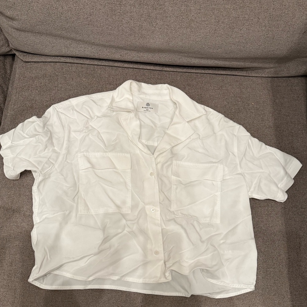 BNWT Aritzia Babaton Short Sleeve Blouse button down top- White 2xs
